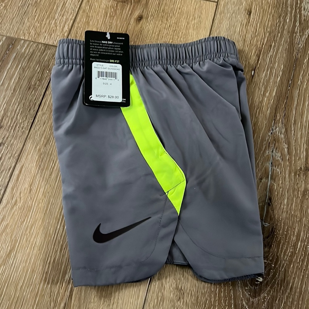 (NWT) Nike Dry Fit 4T shorts
